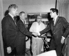 1962 Nov 8_Mark King, assistant of Memphis Mayor Loeb shaking hands with Elvis.jpg
