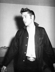 Elvis Presley (1956).jpg