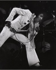9th June 1972 - Madison Sq - Adonis Suit [4].JPG