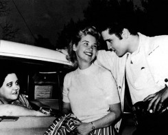 019 - 19th April 1957 - Yvonne Lime & Gladys in car.jpg